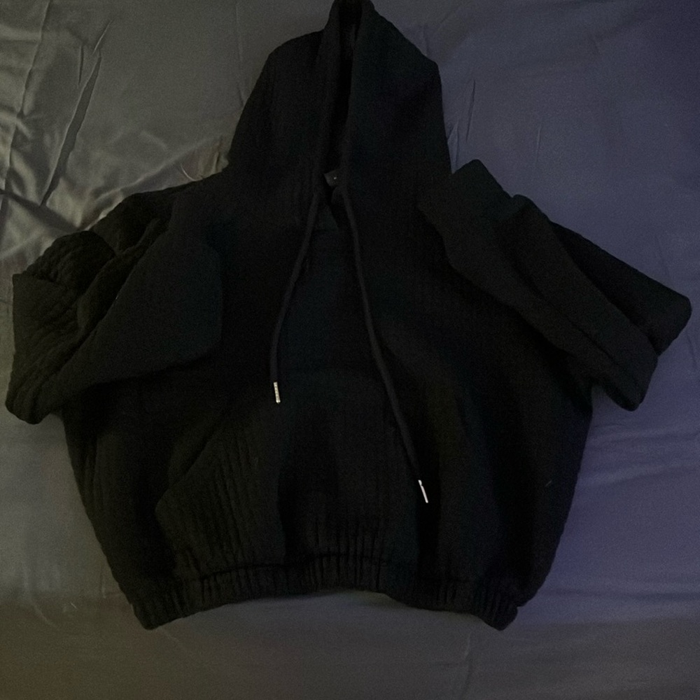 Black crop top hoodie. Made with quilt like fabric
